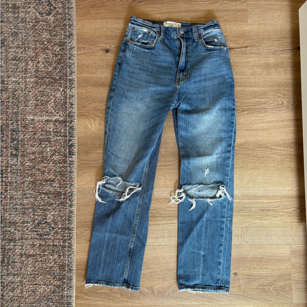 Abercrombie & Fitch The Ankle Straight | Ultra High Rise - Distressed